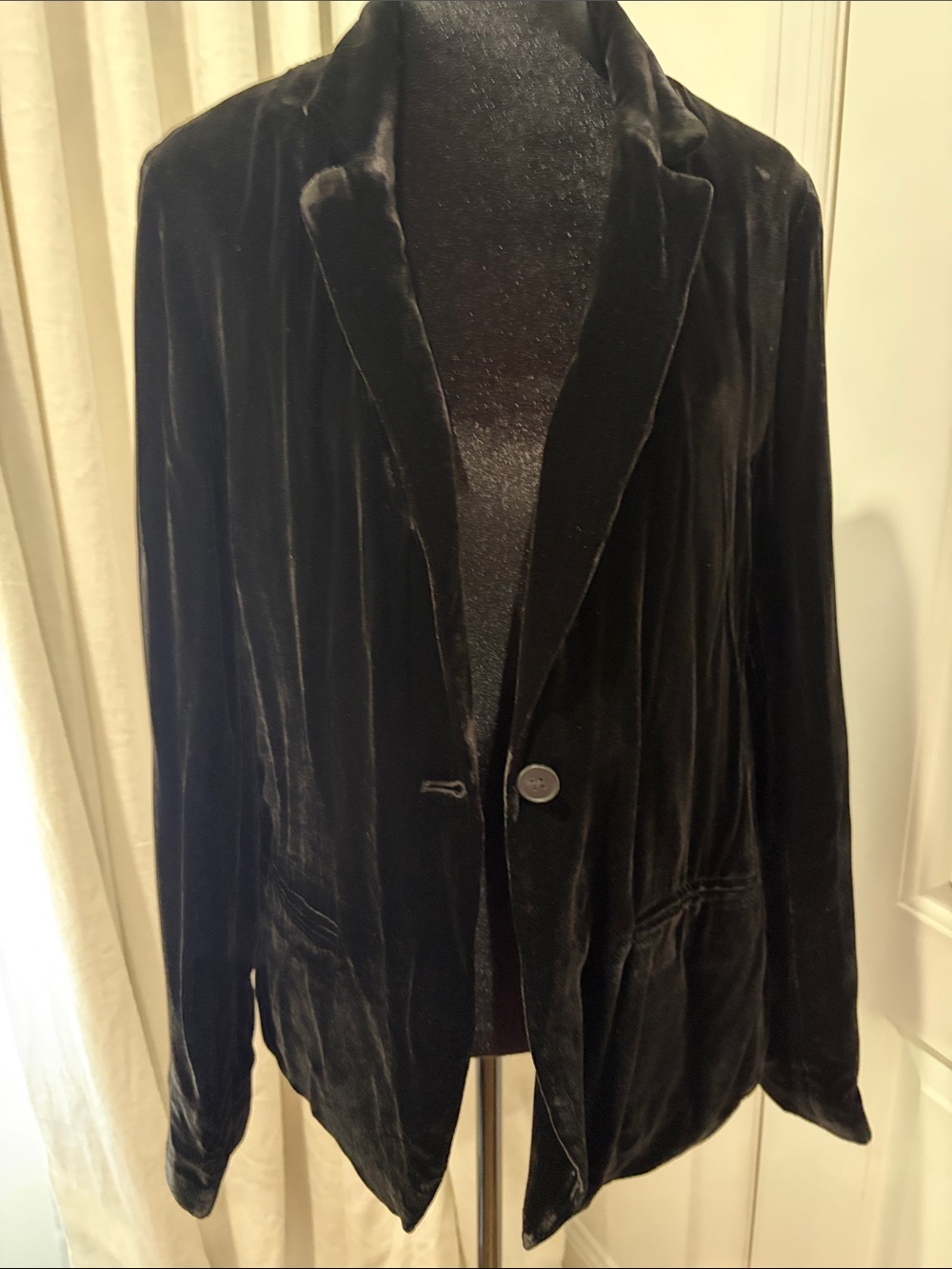 GAP Black Velvet Single-Button Blazer